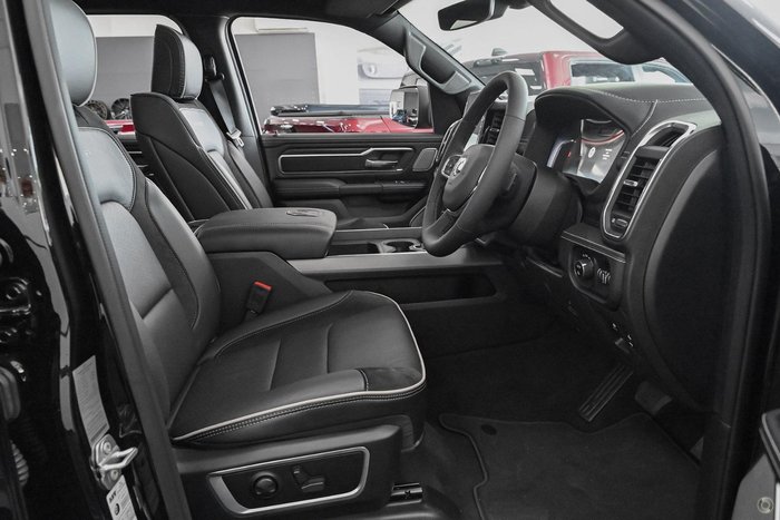2025 RAM 1500 Laramie Sport Hurricane SO RamBox DT MY25 4X4 Dual Range Diamond Black