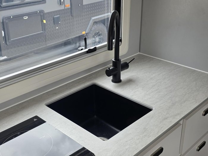 2025 JB Caravans Gator-X Ev 17'10 Fd Cafe