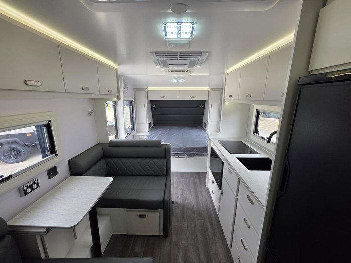 2025 JB Caravans Gator-X Ev 17'10 Fd Cafe