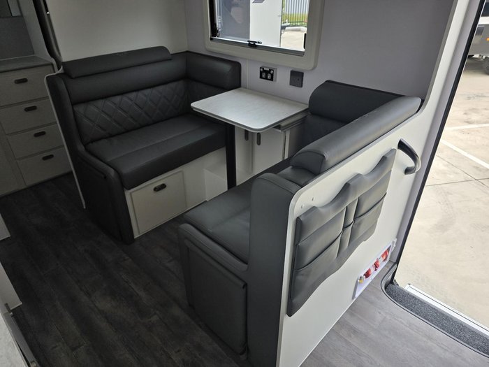2025 JB Caravans Gator-X Ev 17'10 Fd Cafe
