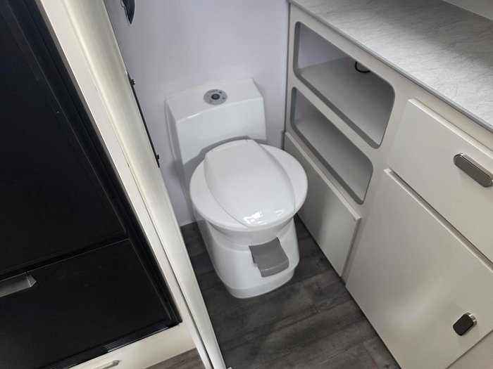 2025 JB Caravans Gator-X Ev 17'10 Fd Cafe