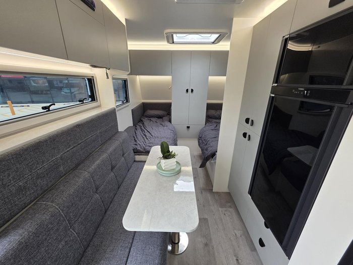 2025 Traveller Destination Track 13