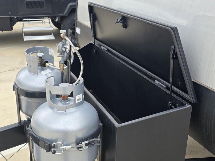 2025 Traveller Destination Track 13