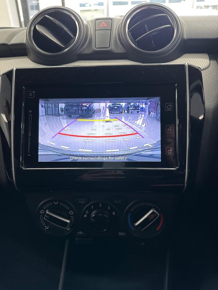 2017 Suzuki Swift GL Navigator AZ Premium Silver