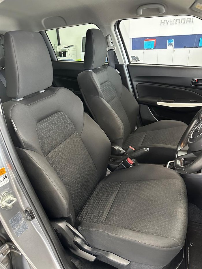 2017 Suzuki Swift GL Navigator AZ Premium Silver