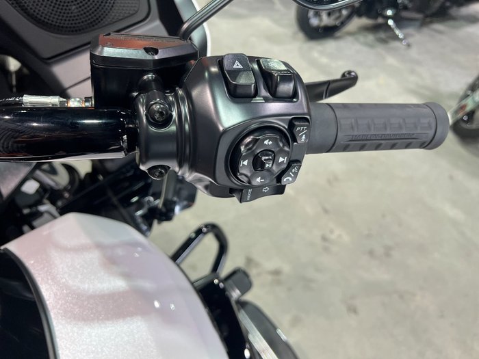 2025 Harley-davidson FLTRX ROAD GLIDE (117) White Onyx Pearl