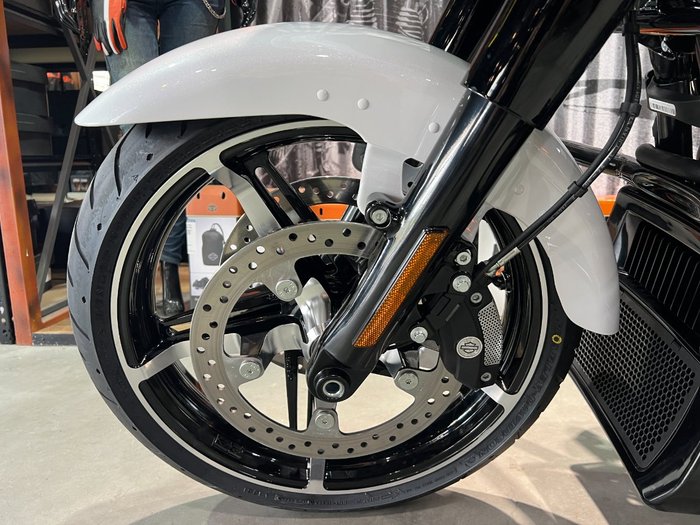 2025 Harley-davidson FLTRX ROAD GLIDE (117) White Onyx Pearl