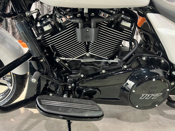 2025 Harley-davidson FLTRX ROAD GLIDE (117) White Onyx Pearl