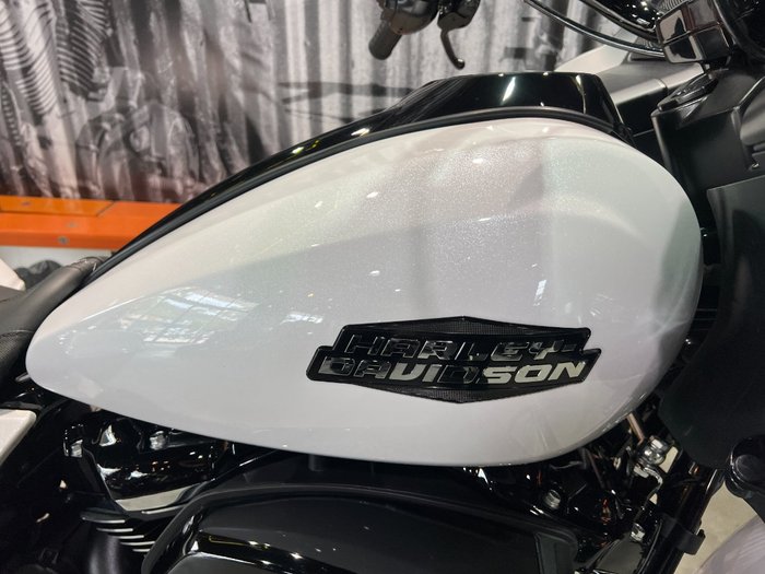 2025 Harley-davidson FLTRX ROAD GLIDE (117) White Onyx Pearl