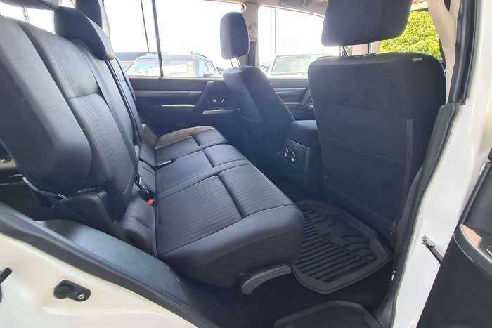 2020 Mitsubishi Pajero GLX