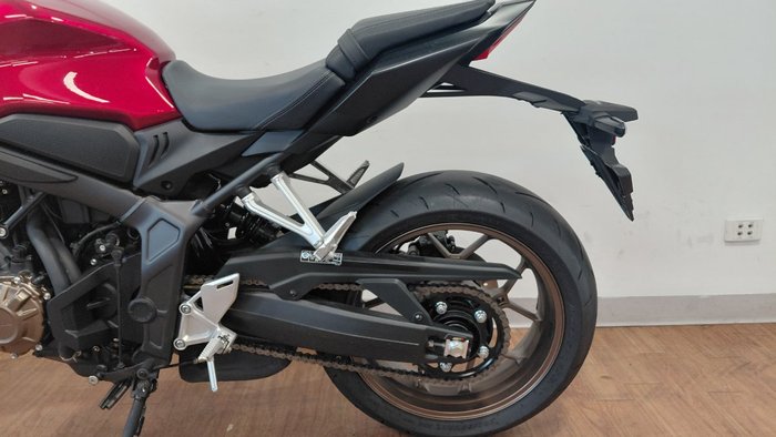 2024 Honda CB650R RED