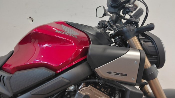 2024 Honda CB650R RED