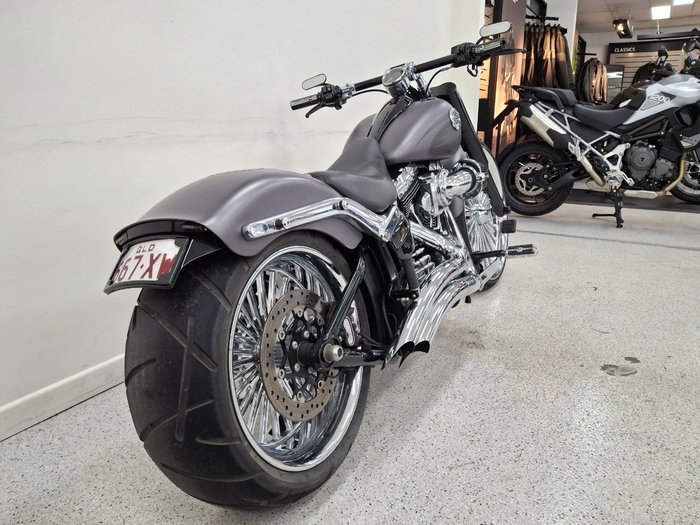 2017 Harley-davidson FXSB SOFTAIL BREAKOUT grey