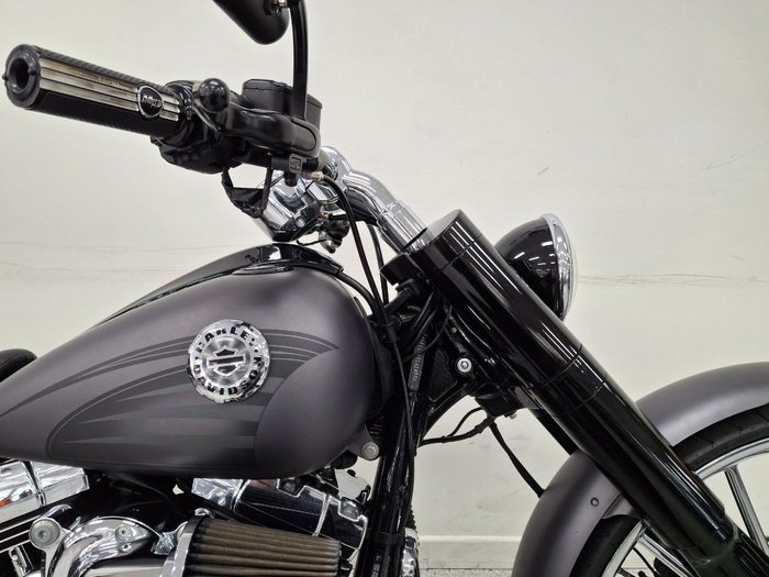 2017 Harley-davidson FXSB SOFTAIL BREAKOUT grey