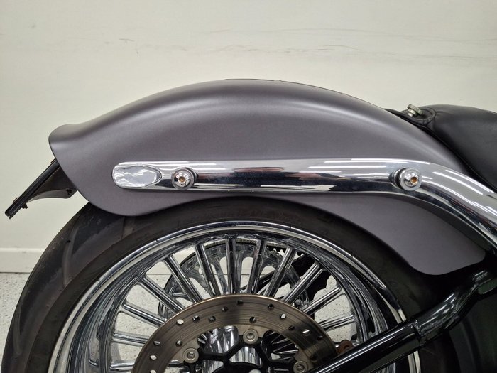 2017 Harley-davidson FXSB SOFTAIL BREAKOUT grey