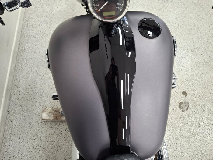 2017 Harley-davidson FXSB SOFTAIL BREAKOUT grey