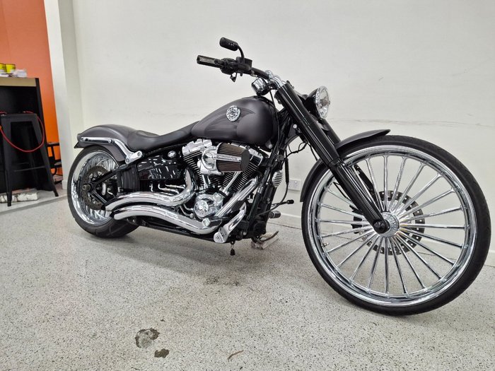2017 Harley-davidson FXSB SOFTAIL BREAKOUT grey