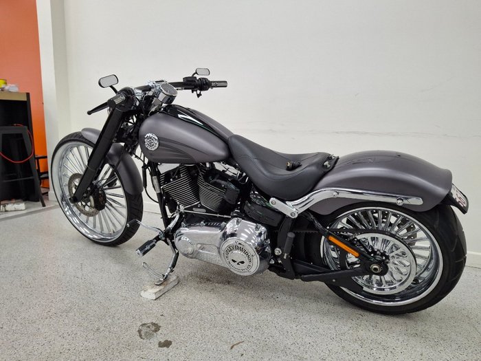 2017 Harley-davidson FXSB SOFTAIL BREAKOUT grey