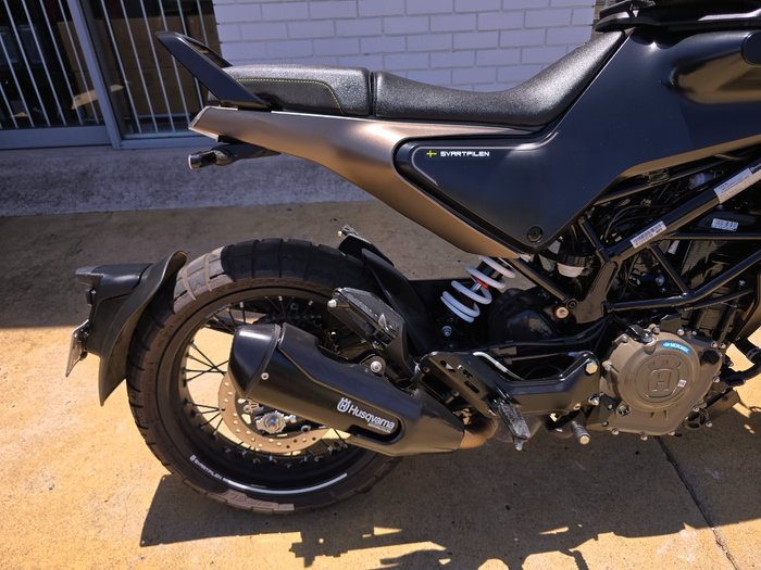 2022 HUSQVARNA SVARTPILEN 401 Black