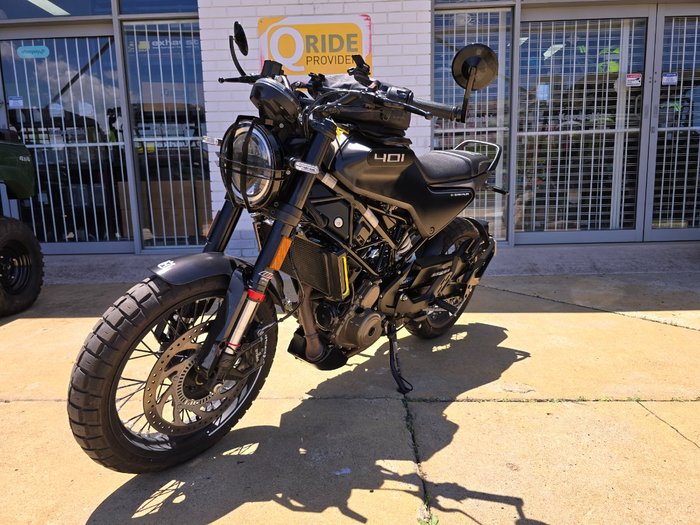 2022 HUSQVARNA SVARTPILEN 401 Black