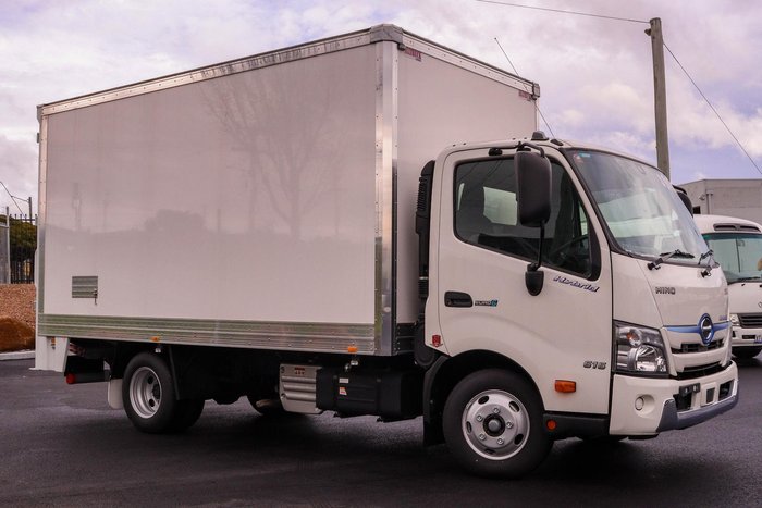 2024 Hino 300 616 Hybrid Pantech White