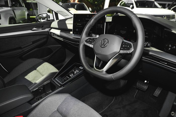 2025 Volkswagen Golf 110TSI Style 8.5 MY25 Pure White