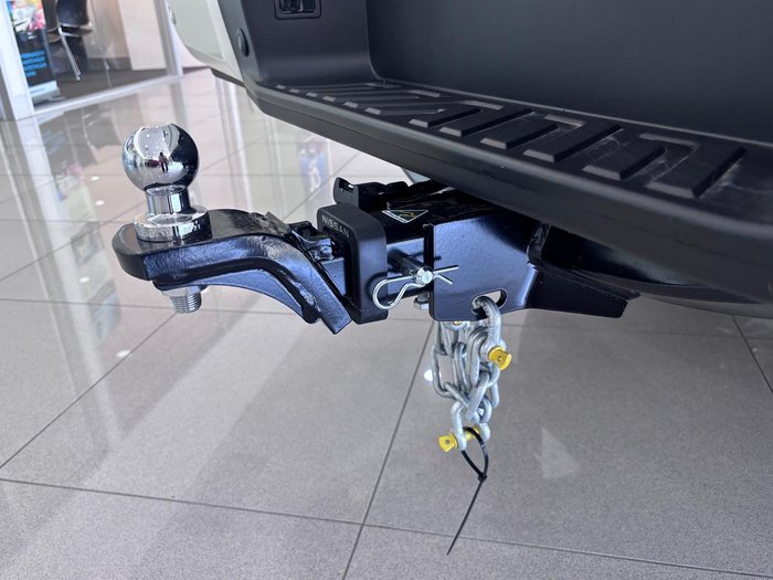 2025 Nissan Navara ST-X D23 MY25 4X4 Dual Range White Pearl