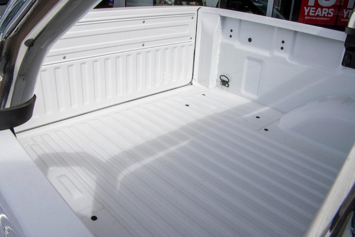 2025 Nissan Navara ST D23 MY25 4X4 Dual Range Solid White