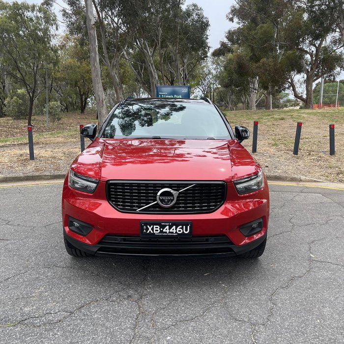 2021 Volvo XC40 T5 R-Design