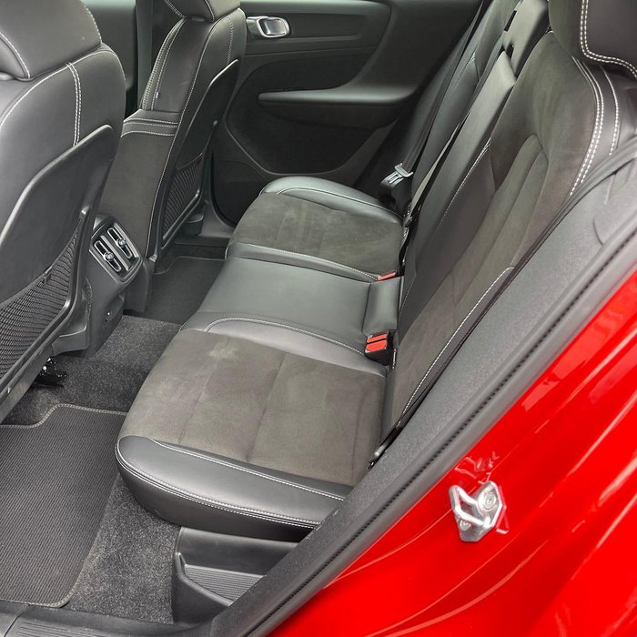 2021 Volvo XC40 T5 R-Design