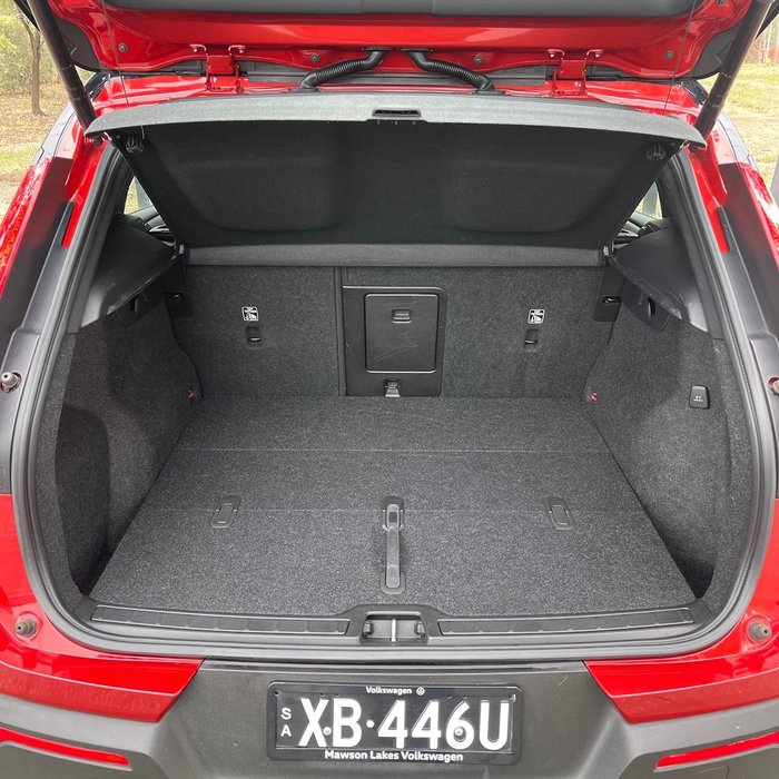 2021 Volvo XC40 T5 R-Design