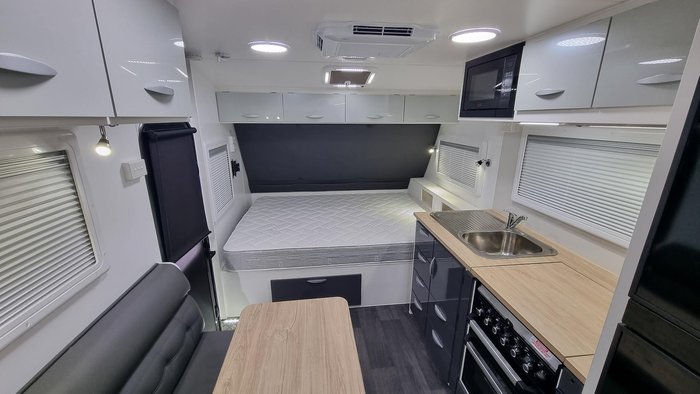 2023 Supreme Classic Tourer