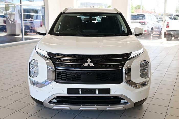 2024 Mitsubishi Outlander LS