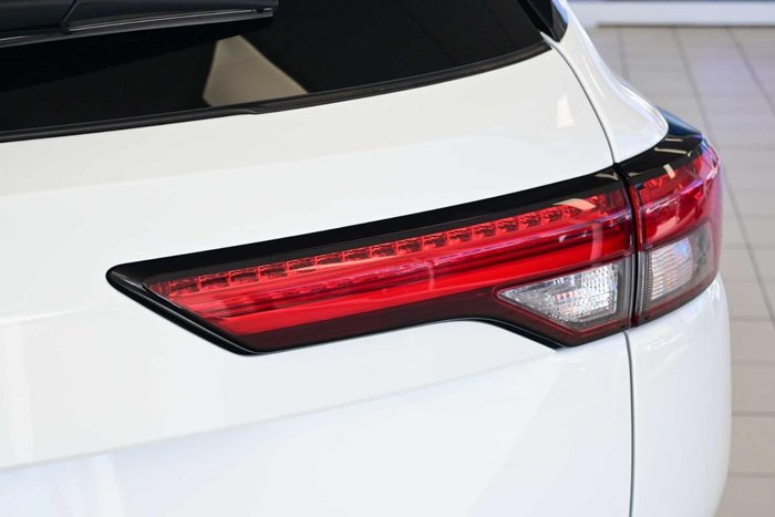 2024 Mitsubishi Outlander LS