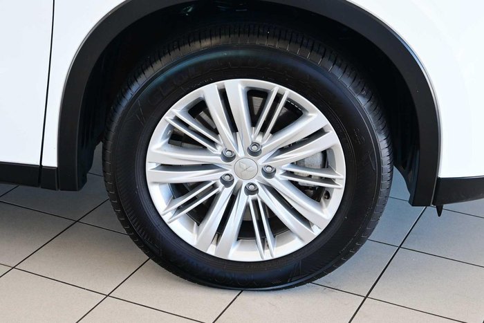 2024 Mitsubishi Outlander ES