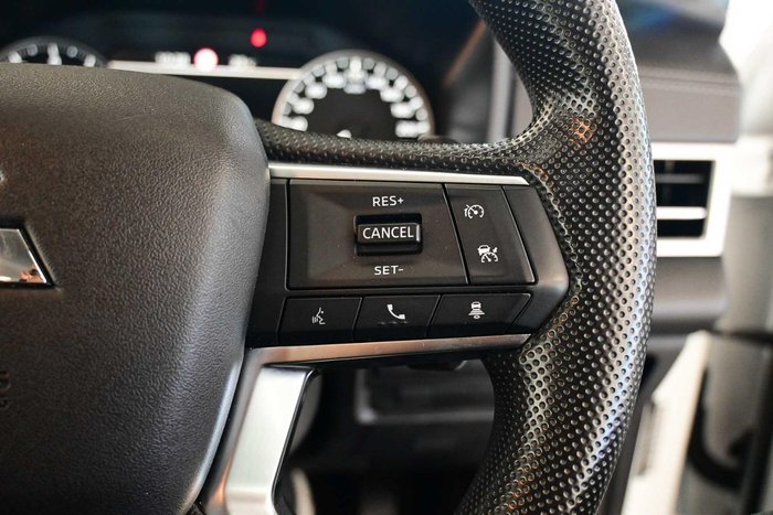 2024 Mitsubishi Outlander ES