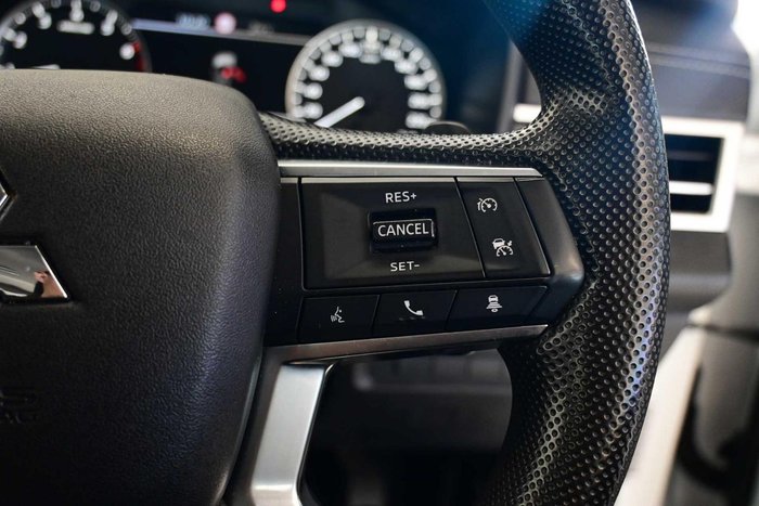 2024 Mitsubishi Outlander ES