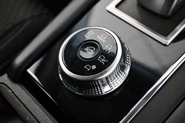 2024 Mitsubishi Outlander ES