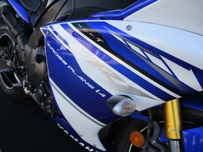 2014 Yamaha YZF-R1 BLUE