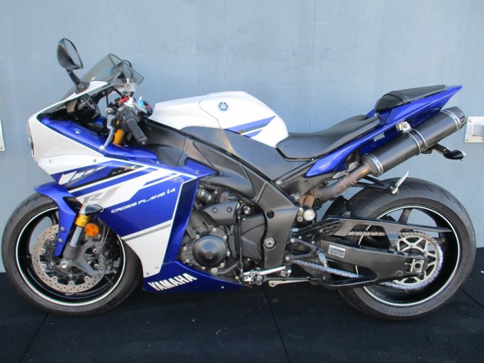 2014 Yamaha YZF-R1 BLUE