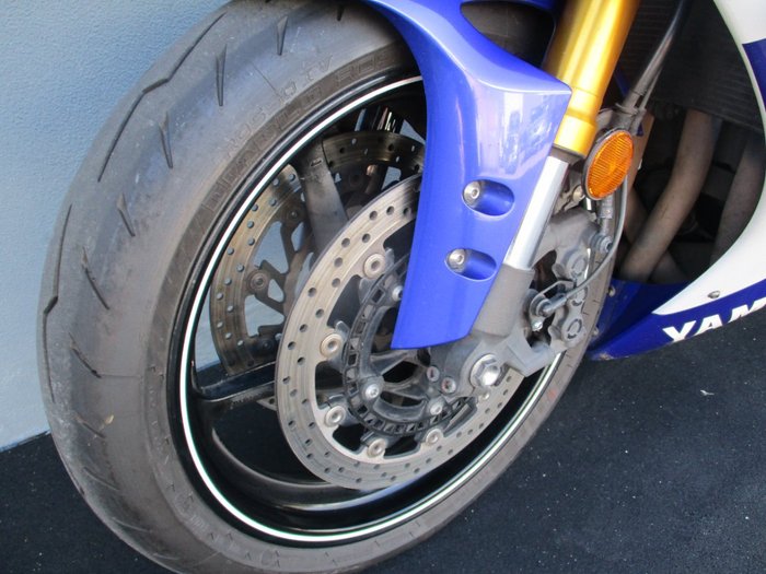 2014 Yamaha YZF-R1 BLUE