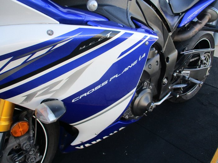 2014 Yamaha YZF-R1 BLUE