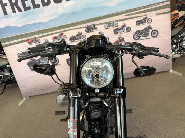 2016 Harley-davidson XC1200CX ROADSTER Black