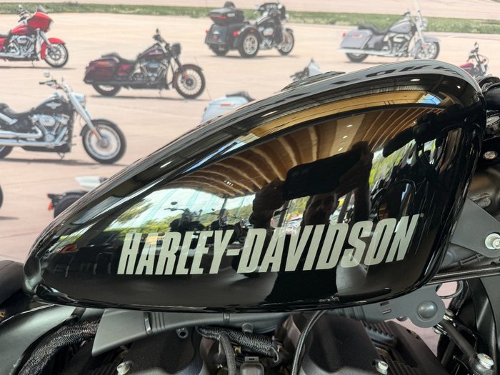 2016 Harley-davidson XC1200CX ROADSTER Black