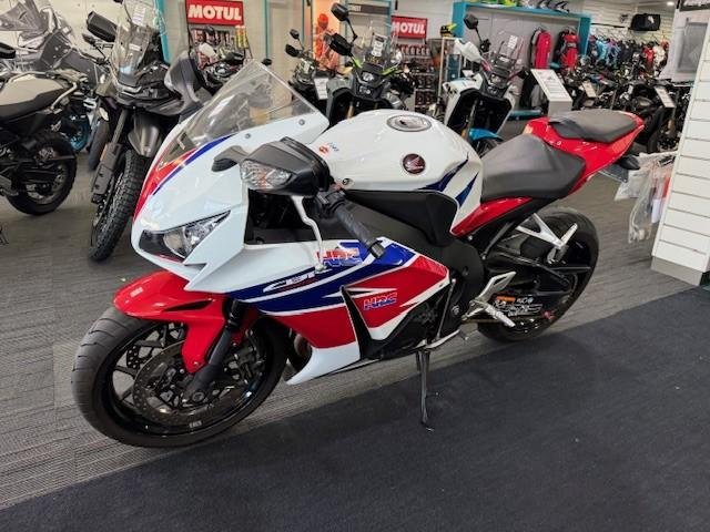 2015 Honda CBR1000RR FireBlade Fireblade White