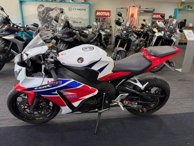 2015 Honda CBR1000RR FireBlade Fireblade White