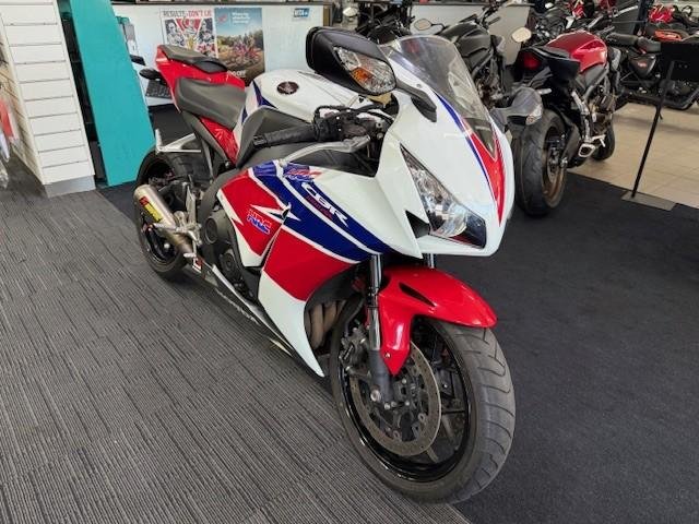 2015 Honda CBR1000RR FireBlade Fireblade White
