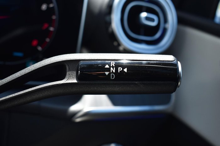 2025 Mercedes-Benz GLC-Class GLC300