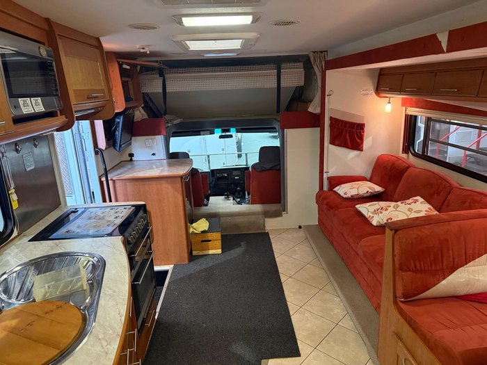 2009 Winnebago Longreach