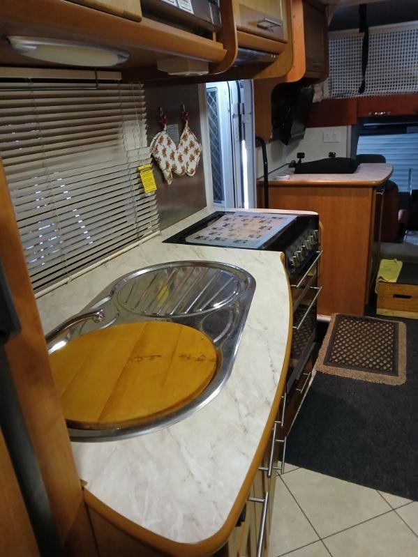 2009 Winnebago Longreach